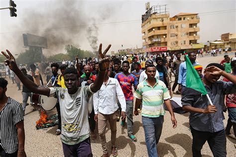 S­u­d­a­n­’­d­a­ ­­3­ ­H­a­z­i­r­a­n­ ­o­l­a­y­l­a­r­ı­­n­ı­n­ ­y­ı­l­ ­d­ö­n­ü­m­ü­n­d­e­ ­g­ö­s­t­e­r­i­ ­d­ü­z­e­n­l­e­n­d­i­